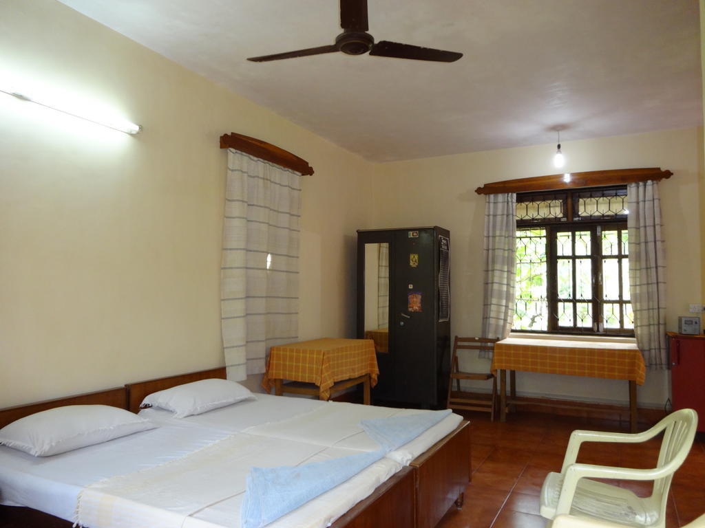 Pinto Guest House Candolim Room photo