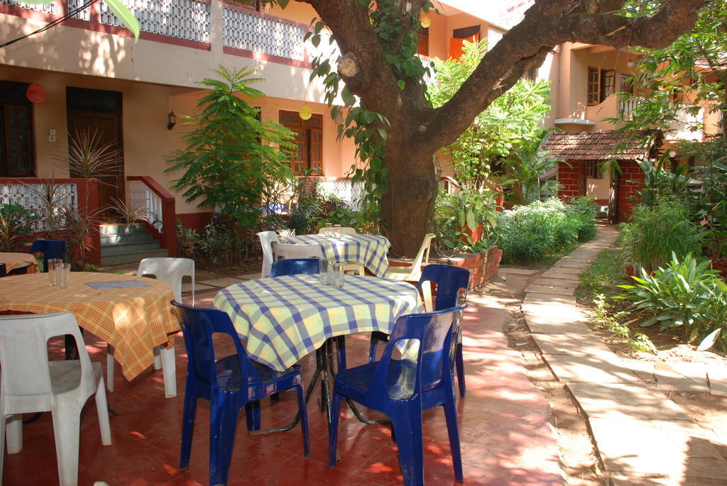Pinto Guest House Candolim Exterior photo